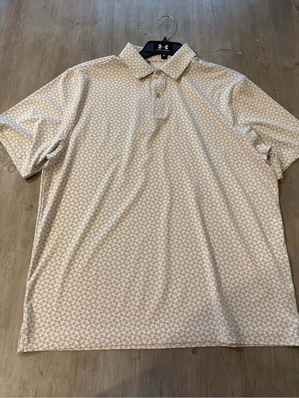 Under Armour Men’s UPC 50 gray Patterned Polo Shirt